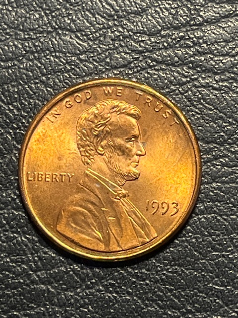 Lincoln-Memorial-Cent-1993--Hit-Before-Or-After-Minting-Process?